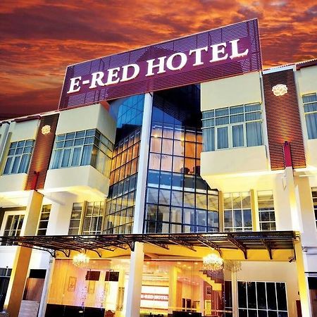 E-Red Hotel Alma Cosmo Bukit Mertajam Ngoại thất bức ảnh